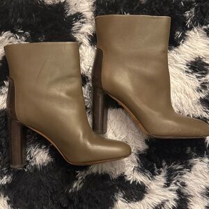 Vince Leather Boots Olive Green size 9